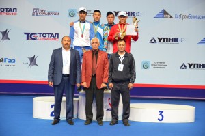 DSC_3359 - Mr. Potdiyev in the 75 kg medal ceremony - 1963x1300